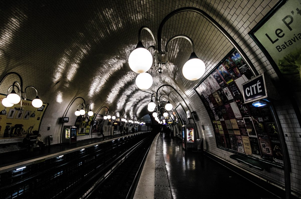 Transporte público en París 15 metro 782257 1920