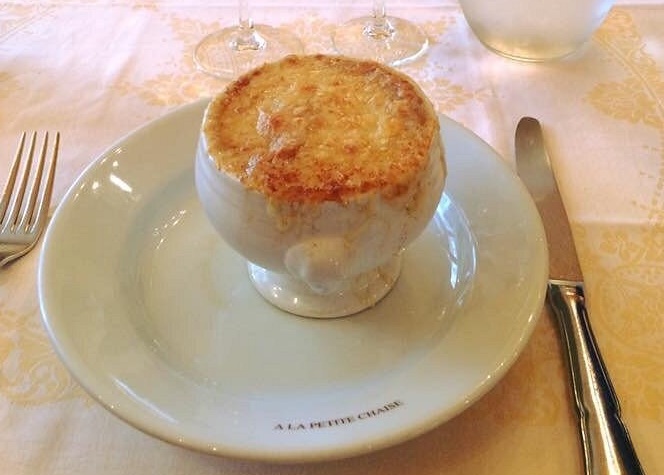 Nuestra comida en el restaurante La Petite Chaise de París