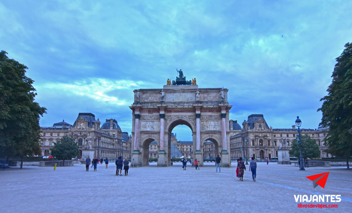 Arco del Carrusel junto a los Jardines de las Tullerías