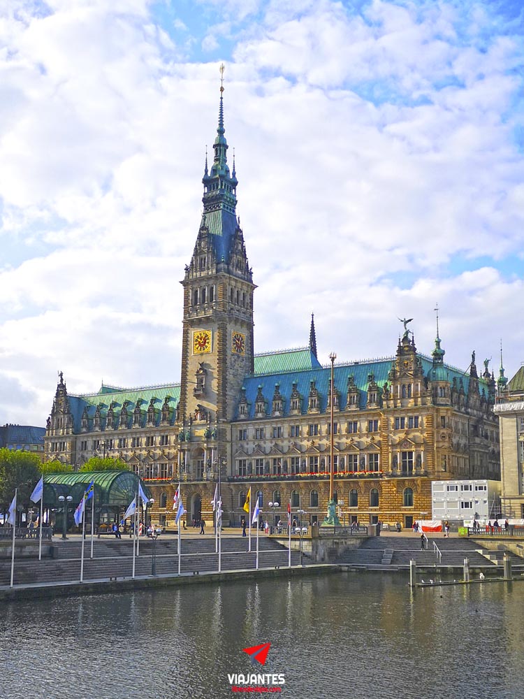 Ayuntamiento de Hamburgo visto desde Rathausmarkt
