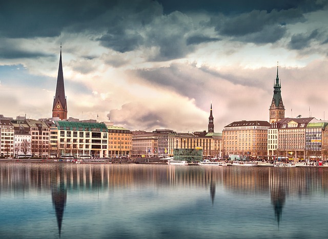 10 lugares imprescindibles que veer en Hamburgo Lago Binnenalster