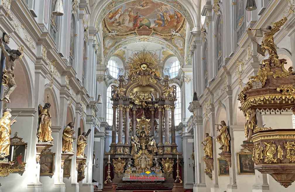14 lugares que ver en Munich Peterskirche en Múnich