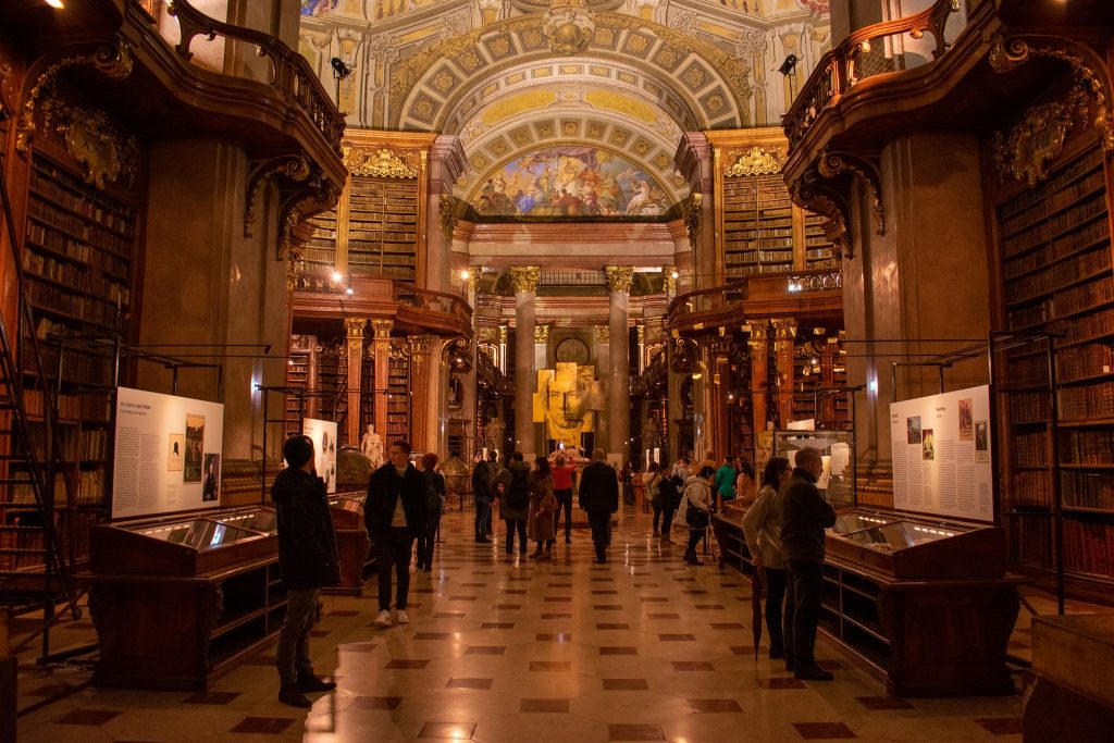 Lugares imprescindibles que ver en Viena Biblioteca Nacinal de Austria