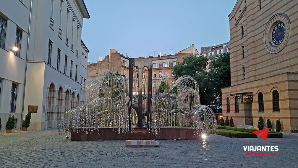 Memorial a las víctimas judias o Arbol de la Vida Gran Sinagoga de Budapest