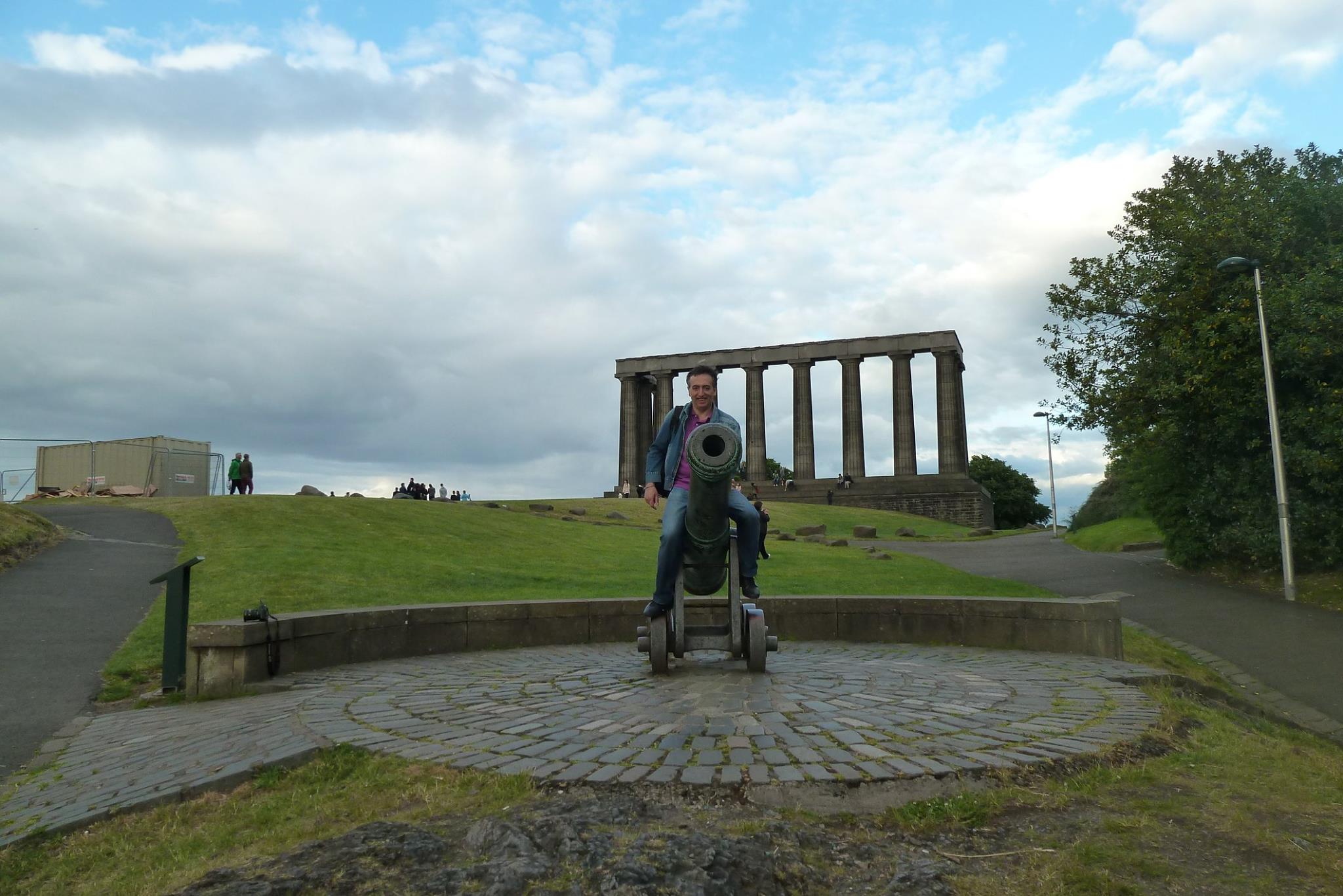 12 lugares que ver en Edimburgo Calton Hill