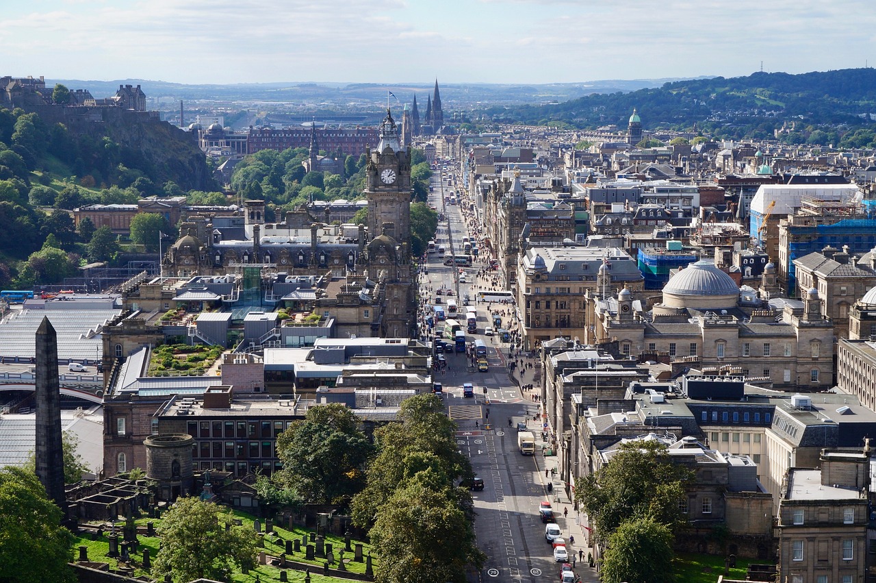 12 lugares que ver en Edimburgo Vista de Edimburgo y la Old Town