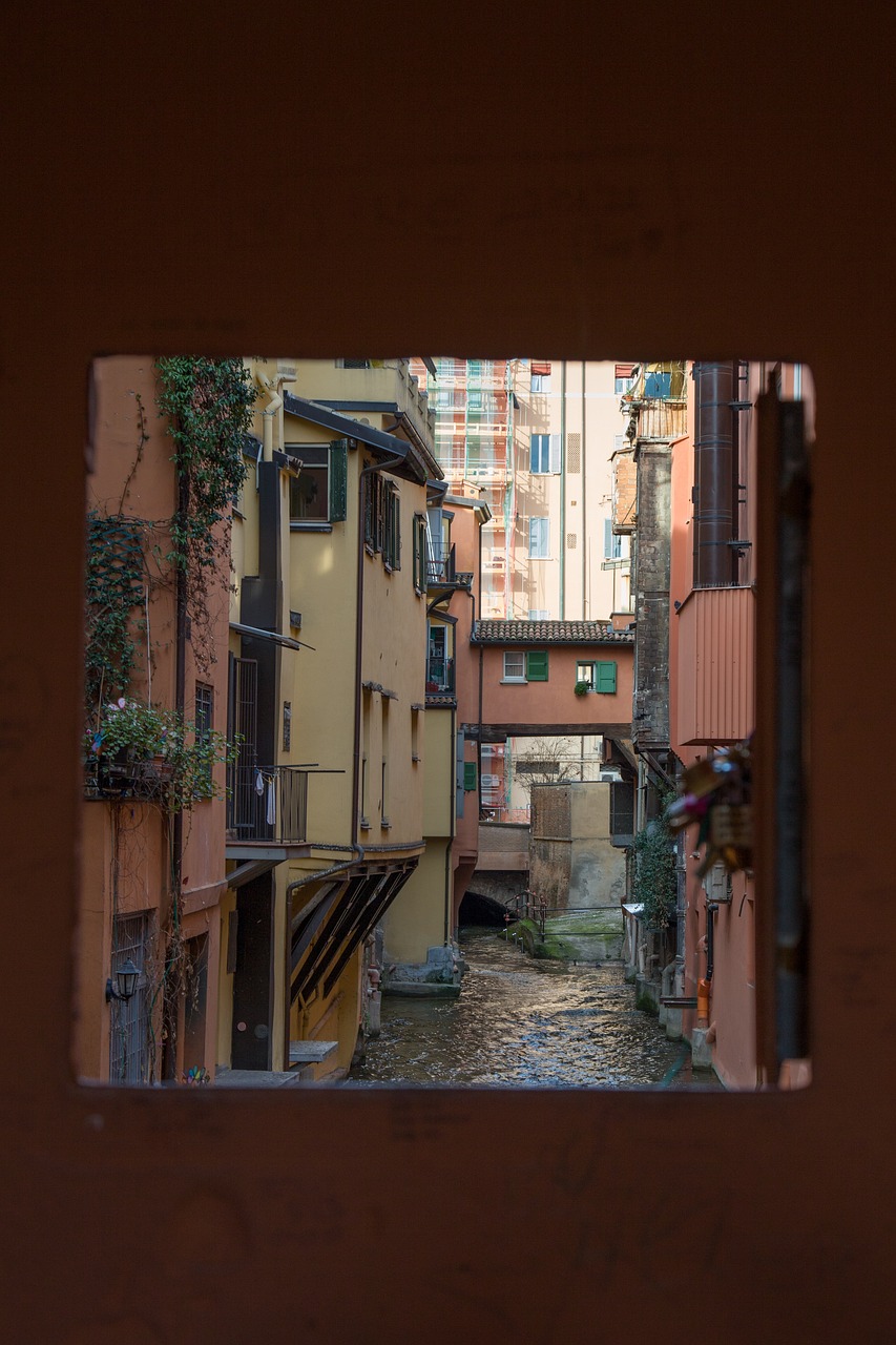 Finestrella de Via Piella