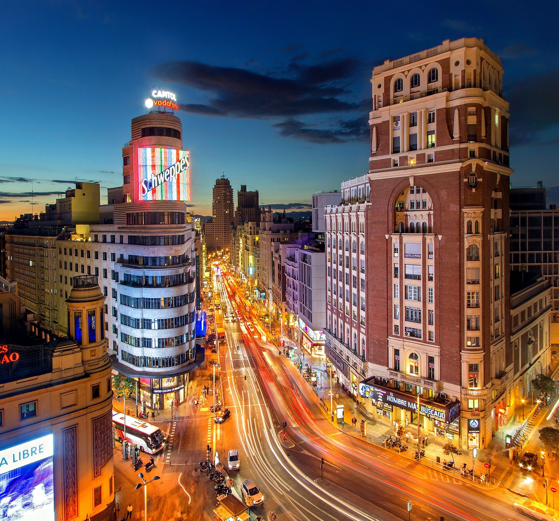 Gran Vía de Madrid iluminada