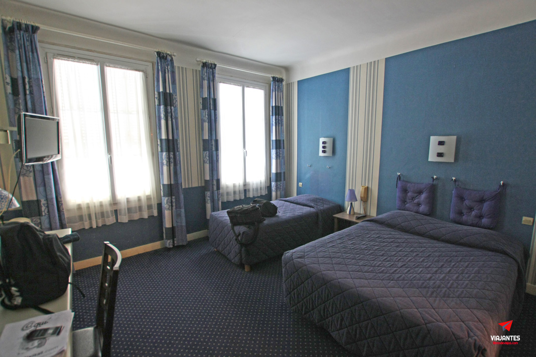 Habitación del Hotel Colbert en Tours