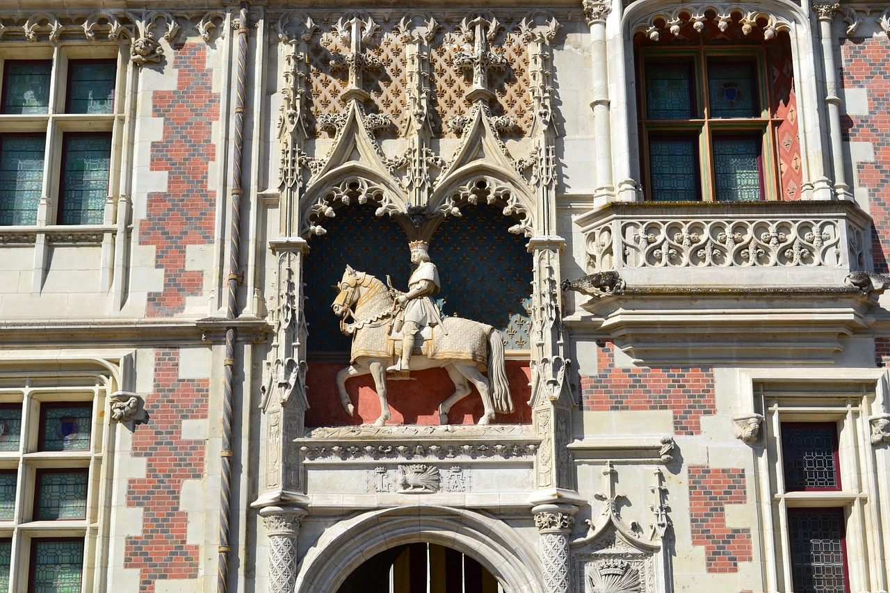 Estatua ecuestre de Luis XII en Blois