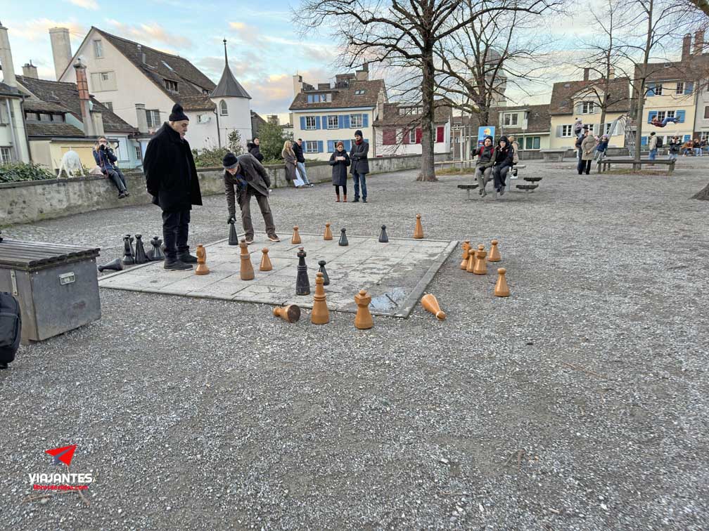 12 lugares que ver en Zurich Lindenhof ajedrez