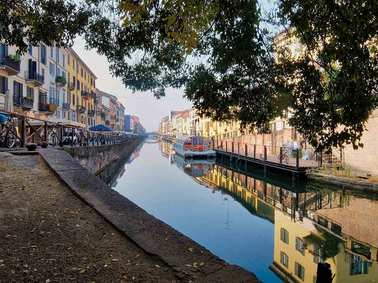 1 a Canales del Navigli en Milan
