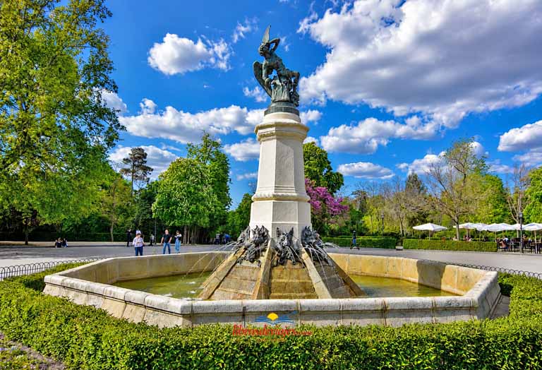 Ángel caído en el Parque del Retiro