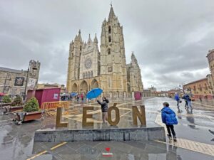 12 lugares imprescindibles que ver en León Catedral de Santa María