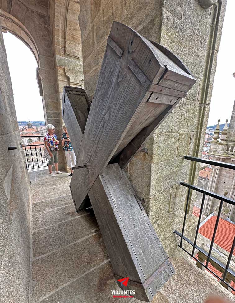 Vista de la Carraca situada en una de las torres de la Catedral de Santiago