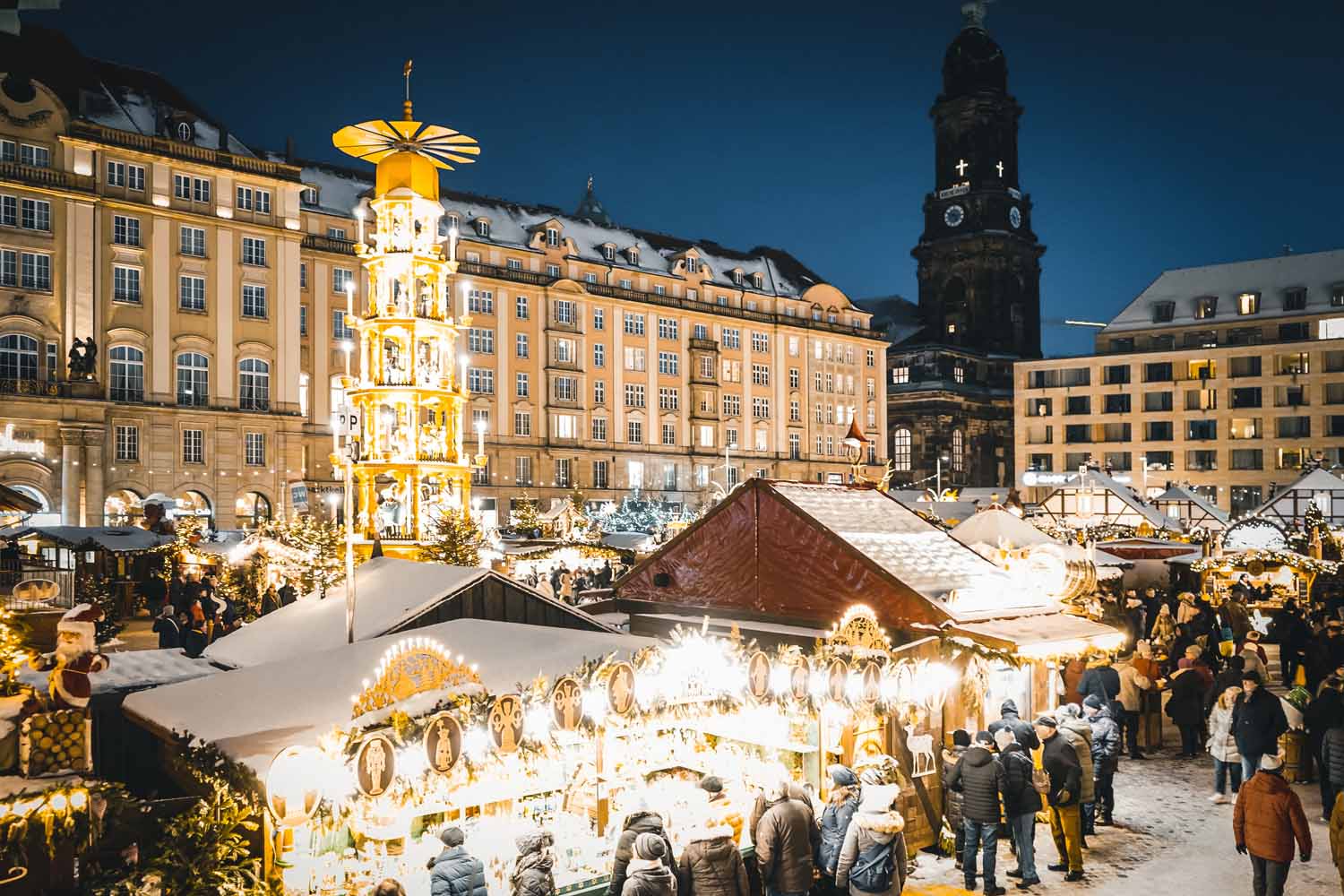 Gran pirámide navideña del Dresdner Striezelmarkt