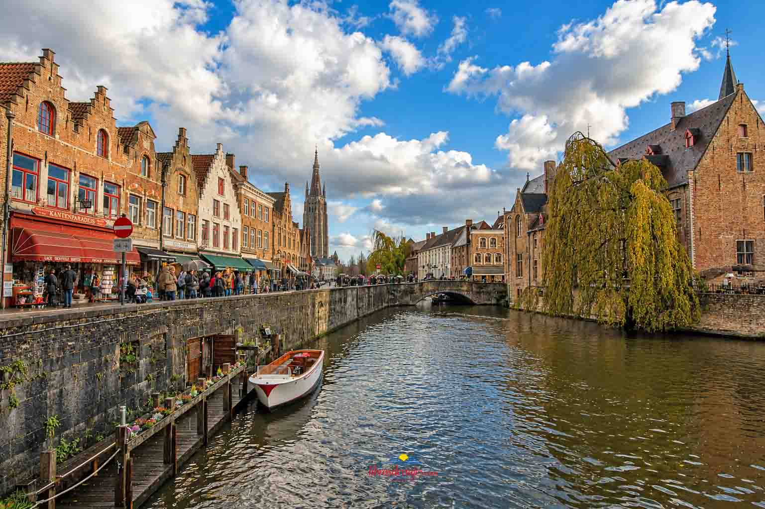 8 lugares que ver en Brujas Muelle del Rosario