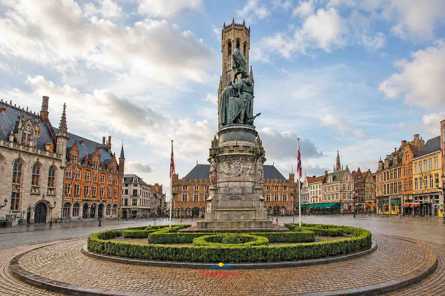 8 lugares que ver en Brujas Plaza del Mercado o Grote Markt
