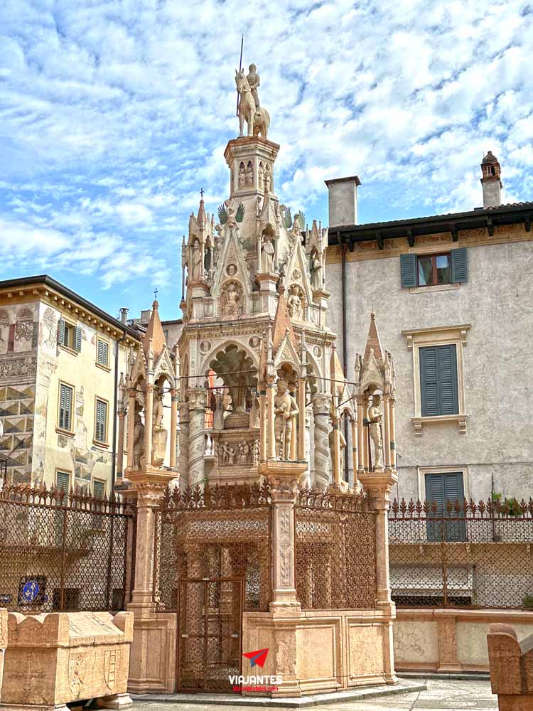 Tumbas de los Scaligeri en Verona junto a Santa Maria Antica