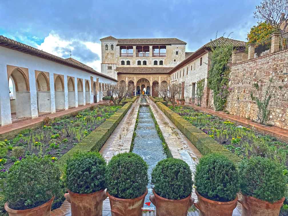 12 lugares que ver en Granada La Alhambra el Generalife