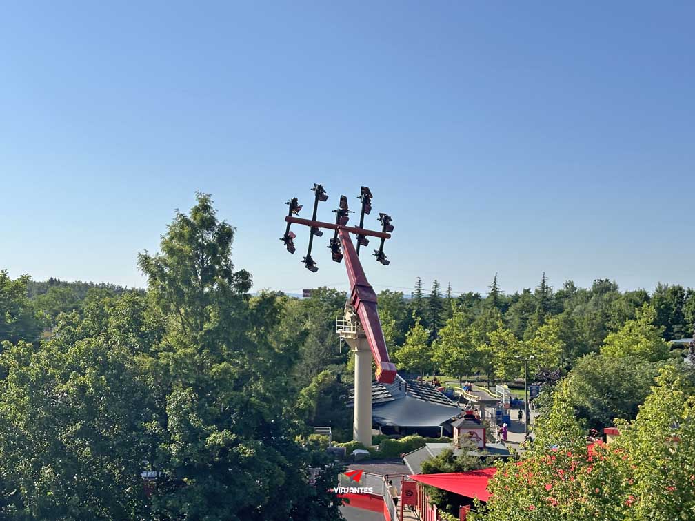 Viajar a Legoland Günzburg el Flying Ninjago en el sector Lego City