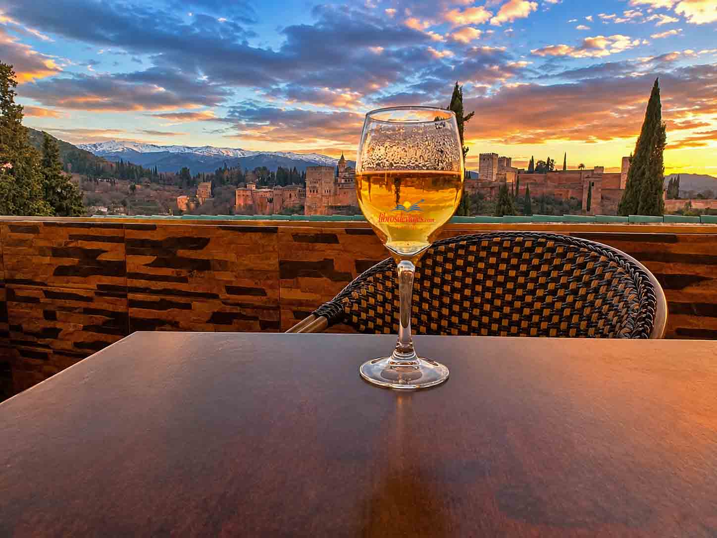 Desde un bar junto al Mirador de San Nicolás
