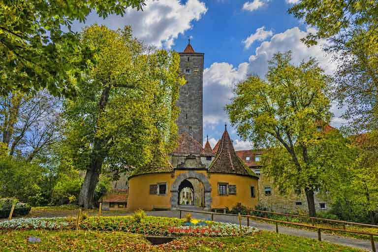8 lugares que ver en Rothenburg ob der Tauber en Alemania Burg Torg