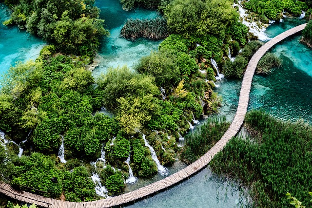 Que ver en los Lagos de Plitvice Pasarelas sobre el agua