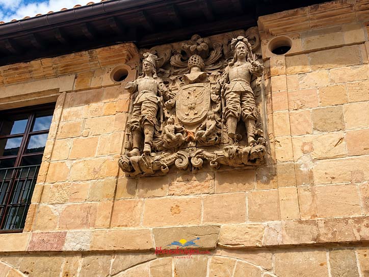 Casa de los Hombrones en Santillana del Mar