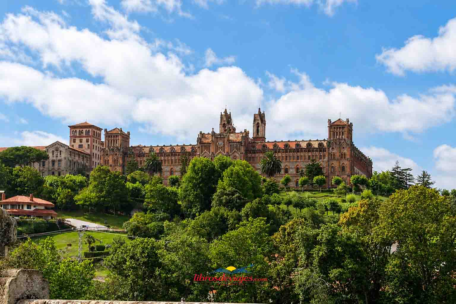 11 lugares que ver en Comillas Seminario Mayor