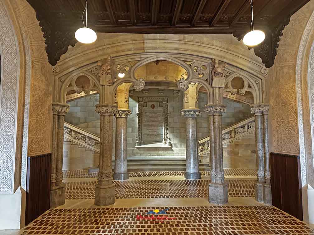Escalera de Honor del Seminario Mayor de Comillas