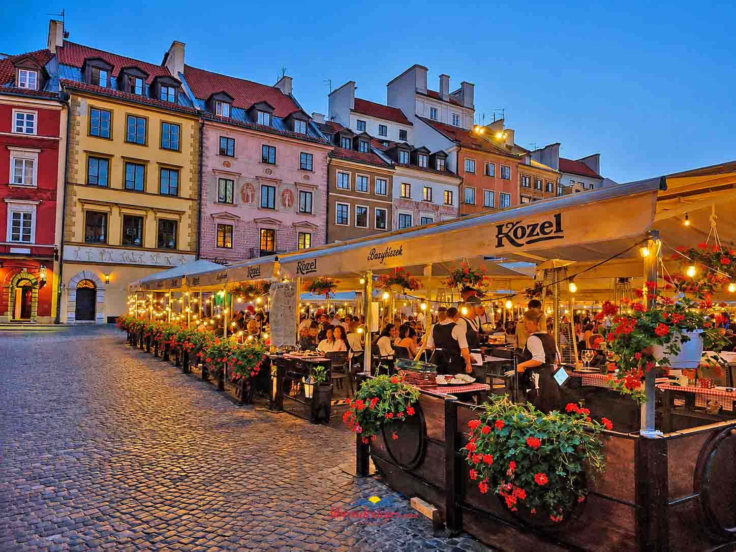 Restaurante Bazyliszek en la Plaza del Mercado de Varsovia