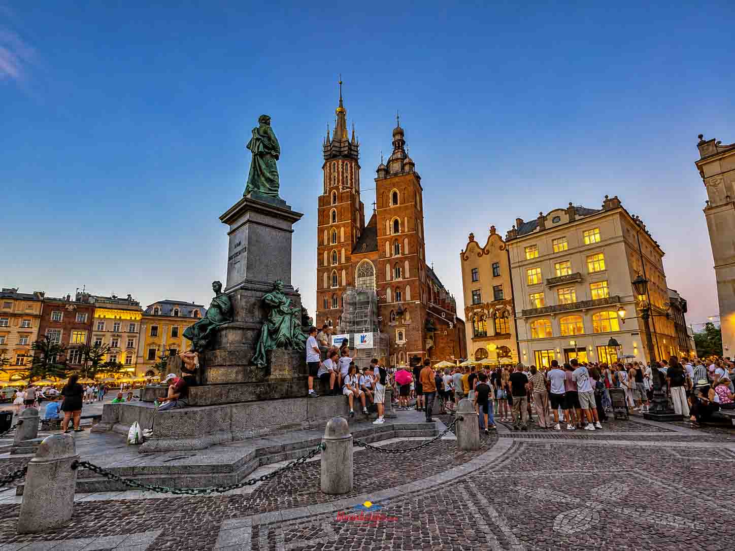 Ruta por Polonia en 14 días Plaza del Mercado de Cracovia